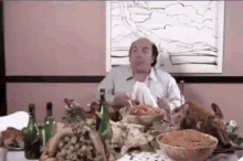Lino Banfi Frega Niente A Me GIF - Lino Banfi Frega Niente A Me Spaghetti A Mezzanotte GIFs