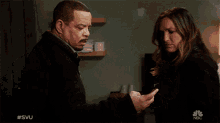 Read This Message Olivia Benson GIF - Read This Message Olivia Benson Odafin Tutuola GIFs