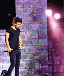 harry styles hot adjusting trousers