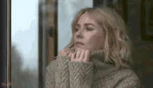 Naomi Watts Sweater GIF - Naomi Watts Sweater Hold GIFs