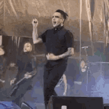 Marilyn Manson GIF - Marilyn Manson Dancing GIFs