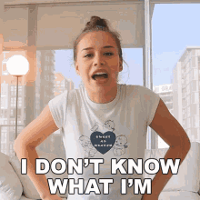 I Dont Know What Im Supposed To Do Bout This Fernanda Ramirez GIF - I Dont Know What Im Supposed To Do Bout This Fernanda Ramirez What Should I Do GIFs