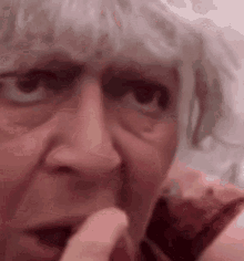 Old Woman Confused GIF - Old Woman Confused Dont Like That GIFs