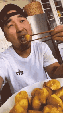 Eating Chef Chris Cho GIF - Eating Chef Chris Cho Hungry GIFs
