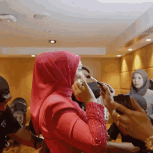 Siti Nurhaliza Hijab GIF - Siti Nurhaliza Hijab Backstage GIFs