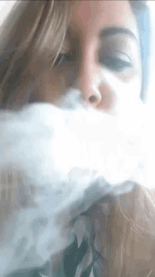 Shazza Smoking GIF - Shazza Smoking Smoke GIFs
