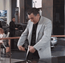 The Manager Robert De Niro GIF - The Manager Robert De Niro Grab Crotch GIFs