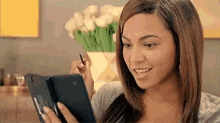 Beyonce Phone GIF - Beyonce Phone Laughing GIFs