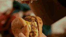 Noora Burgers GIF - Noora Burgers Sauce GIFs