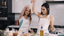 Sprinkle Cheese GIF - Sprinkle Cheese Pizza GIFs