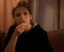 Buffy Popcorn GIF - Buffy Popcorn Buffy The Vampire Slayer GIFs