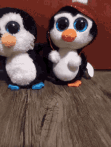 Twins Penguin GIF - Twins Penguin Toy GIFs