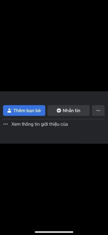 a black screen with a blue button that says thêm bạn bè on it