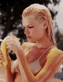 Sophie Monk Banana GIF - Sophie Monk Banana Hot GIFs