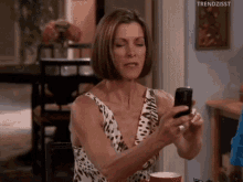 Hot In Cleveland Hyperopic GIF - Hot In Cleveland Hyperopic Cant See GIFs