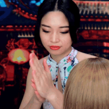 Rubbing Hands Tingting Asmr GIF - Rubbing Hands Tingting Asmr Royal Chinese Hairstyling GIFs