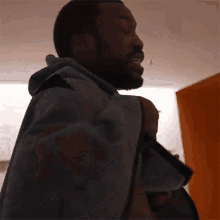 Taking Off My Towel Meek Mill GIF - Taking Off My Towel Meek Mill Expensive Pain Song GIFs