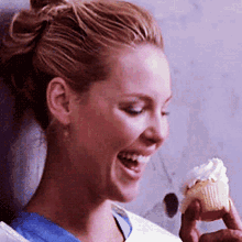 Greys Anatomy Izzie Stevens GIF - Greys Anatomy Izzie Stevens Cupcake GIFs