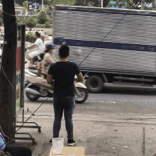 By Stander Traffic GIF - By Stander Traffic Waiting GIFs