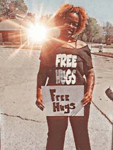 Huglady Freehugs GIF - Huglady Freehugs Free GIFs
