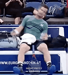 Andy Murray Rock The Boat GIF - Andy Murray Rock The Boat Side To Side GIFs