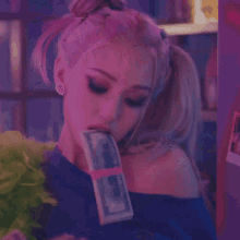 Counting Money Somi GIF - Counting Money Somi Xoxo Song GIFs