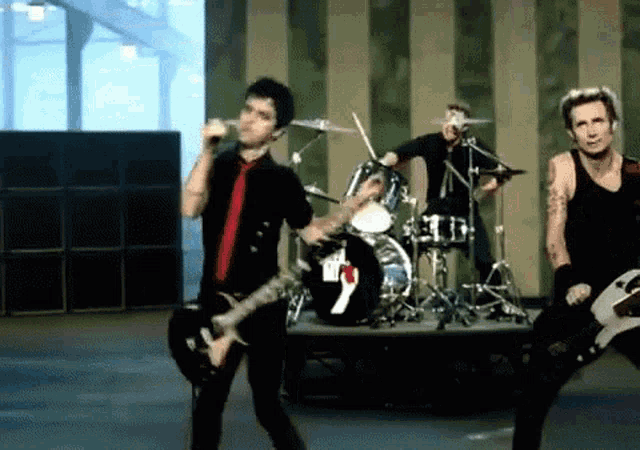 Green Day Band GIF - Green Day Band Performing GIFs