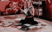 Elle Woods Reading GIF - Elle Woods Reading Magazines GIFs