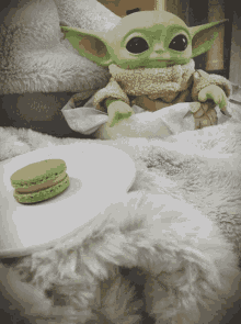 Baby Yoda GIF - Baby Yoda Macaron GIFs