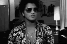 Bruno Mars Smiling GIF - Bruno Mars Smiling Swag GIFs