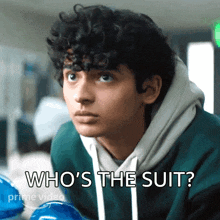 Whos The Suit Raul GIF - Whos The Suit Raul The Consultant GIFs