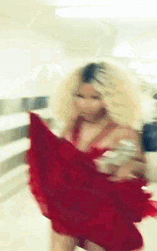 Nicki Minaj In A Rush GIF - Nicki Minaj In A Rush GIFs