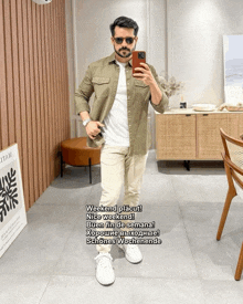 a man taking a picture of himself in a mirror with the words weekend placut nice weekend written below him