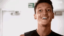 Mesut özil GIF - Mesut Ozil Happy Laughing GIFs