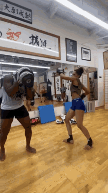 Kickboxing Women GIF - Kickboxing Women Muay Thai GIFs