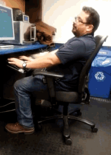 Pretend To Work Bored At Work GIF - Pretend To Work Bored At Work Slack Off GIFs