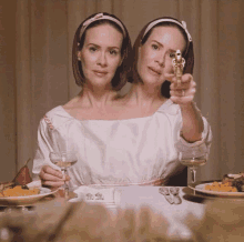 Bette And Dot American Horror Story GIF - Bette And Dot American Horror Story Sarah Paulson GIFs