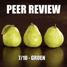 three green pears are lined up in a row with the words peer review 7/10 groen below them