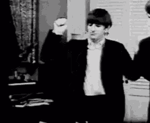 Ringo Starr Beatles GIF - Ringo Starr Beatles Dancing GIFs