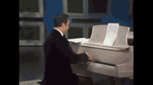 Piano Planist GIF - Piano Planist Playing GIFs