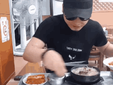 떵또먹 국밥 썬글라스 먹방 GIF - Rice Soup GIFs