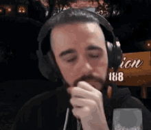 Duende Pablo Gaming GIF - Duende Pablo Gaming In Action GIFs