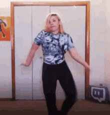 Lillyvinnilly Dancing GIF - Lillyvinnilly Dancing GIFs