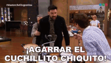 Agarra El Cuchillo Chiquito Damian Betalar GIF - Agarra El Cuchillo Chiquito Damian Betalar Master Chef Argentina GIFs