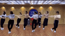 Star Hunt Academy Dancing GIF - Star Hunt Academy Dancing Dance Moves GIFs