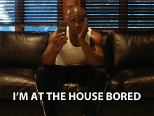 Im At The House Bored Quarantine GIF - Im At The House Bored Quarantine I Dont Know What To Do GIFs