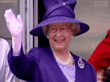 Queen Elizabeth Waving GIF - Queen Elizabeth Waving Queen GIFs