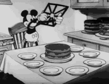 Mickeymouse Breakfast GIF - Mickeymouse Mickey Breakfast GIFs