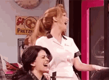 Don'T Piss Off The Waitress GIF - Knife Waitress Angry GIFs