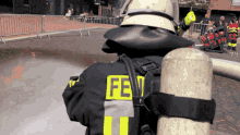 Feuerwehrmann Sgard GIF - Feuerwehrmann Sgard Schutzkleidung GIFs
